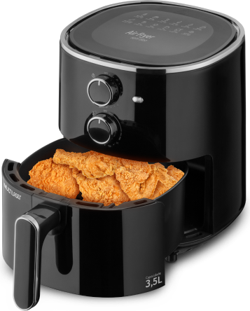 Imagem da Air Fryer Multilaser Gourmet aberta e com alimento dentro.